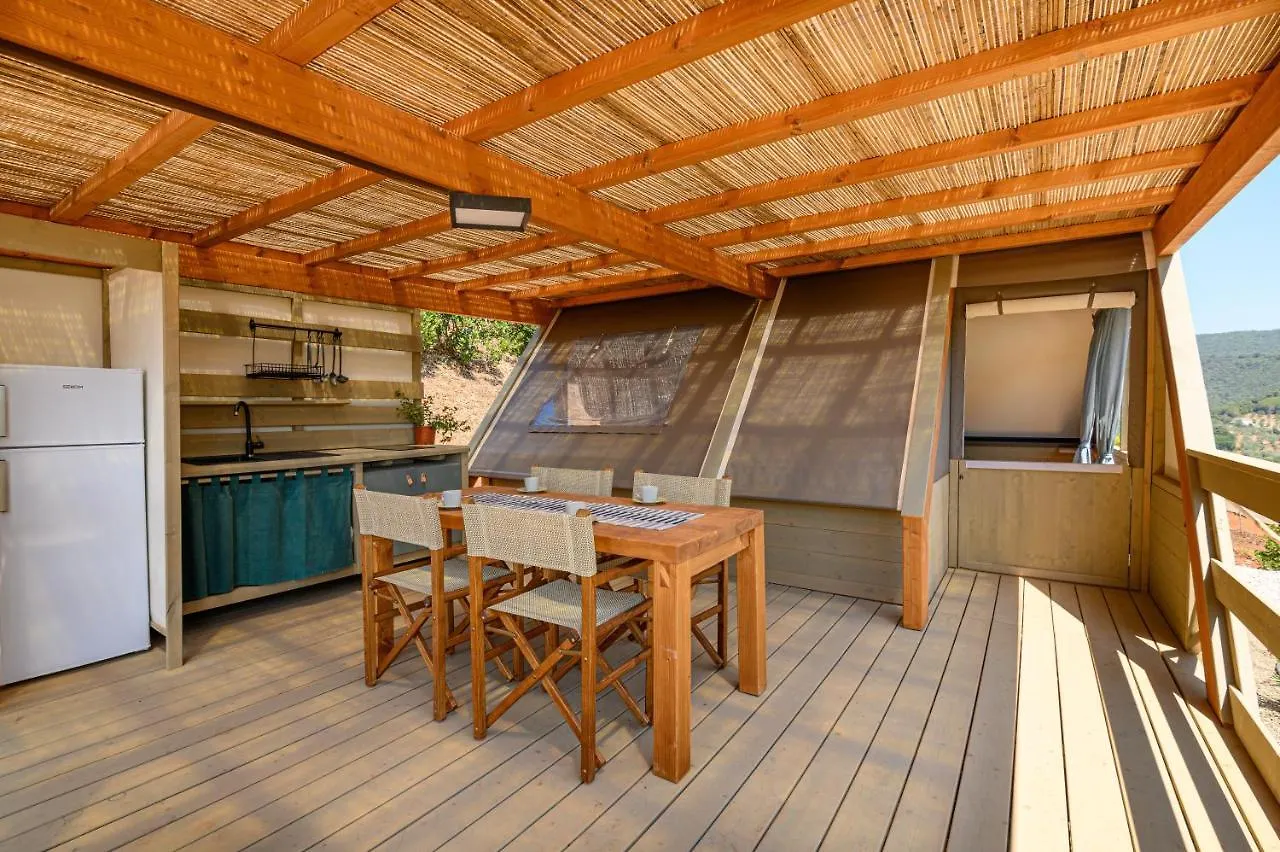 Luxe tent Il Castagno Toscana Glamping Campiglia Marittima Italië